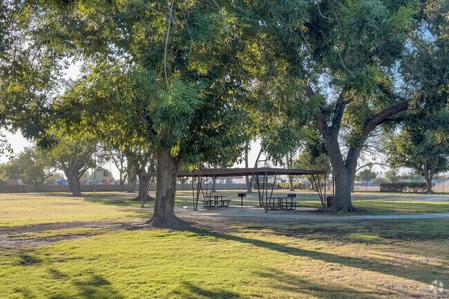 Greenfield Park has covered picnic areas in the city of Bakersfield.