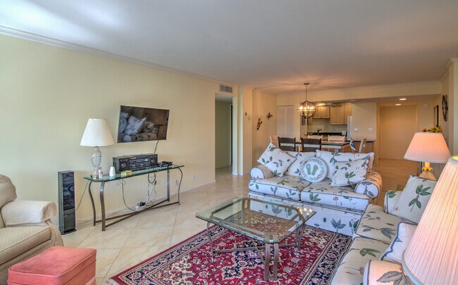 3 Bluebill Ave unit FL5-ID1049681P, Naples, FL 34108 - photo 2
