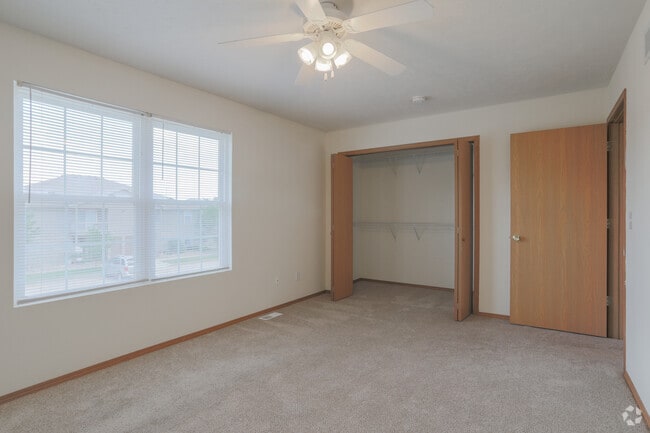 Wellington Place, Champaign, IL 61822 - photo 5