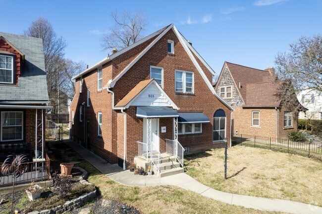 Brick homes are very common in the Driving Park neighborhood.