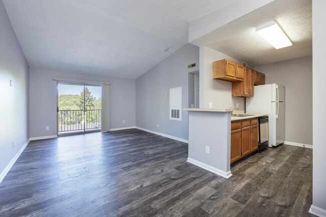 Abors of Northgate - Wonderful 2 Bedroom Apartment Community, Cincinnati, OH 45251 - photo 2