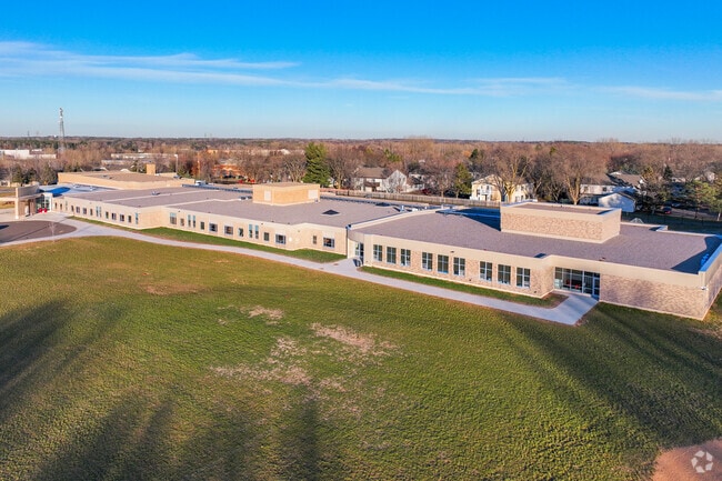 Castle Elementary School has over 440 students in grades PK-5th.