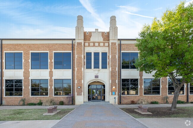 Altus High School has an overall B grade on Niche.