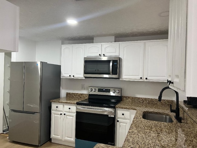 19804 Larentia Dr, Germantown, MD 20874 - photo 5