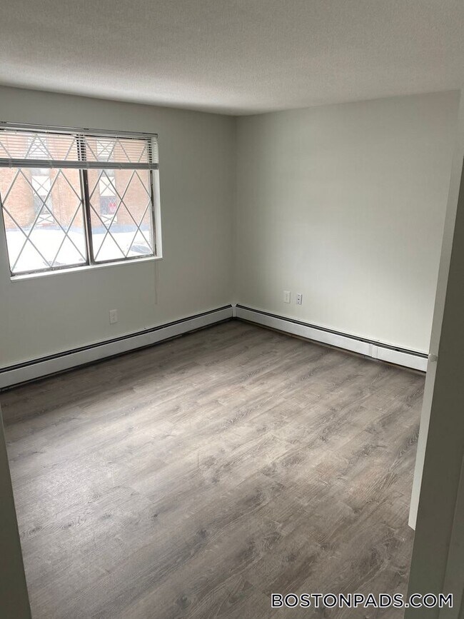 47 Princeton St unit 202, Leominster, MA 01453 - photo 5