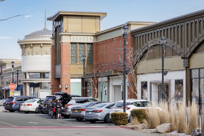The Shops at Nanuet has a range of retail from an Apple Store to a Baby Gap.