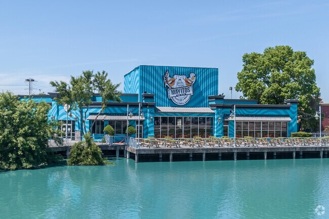 Mayitos offers Fountain Lake residents authentic, fresh seafood.