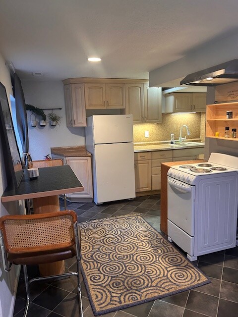 2002 S Helena St, Aurora, CO 80013