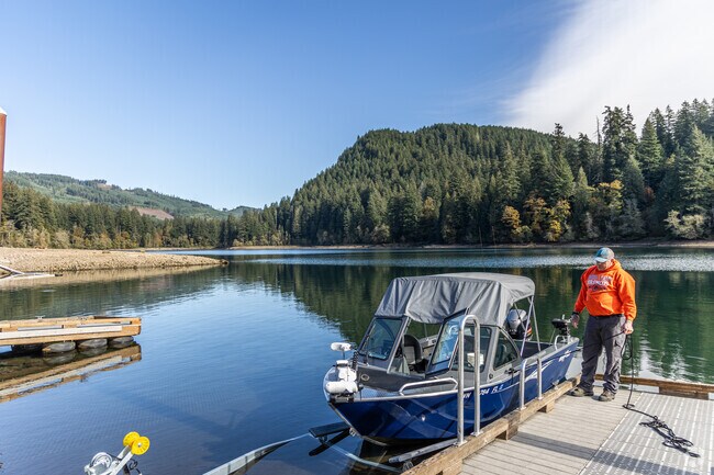 Speelyai Bay Park offers a boat rampo and access to Lake Merwin.