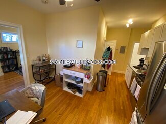 39 Cross St, Somerville, MA 02145