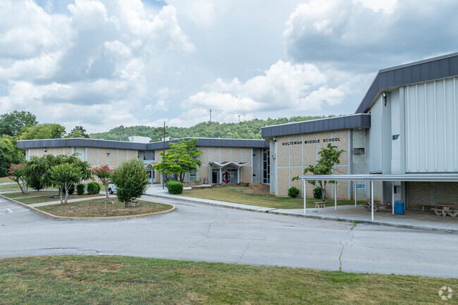 Ooltewah Middle School is located in the Ooltewah Center neighborhood.