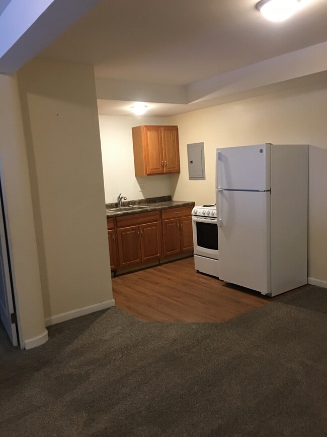 1600 Military St unit A12, Port Huron, MI 48060 - photo 3