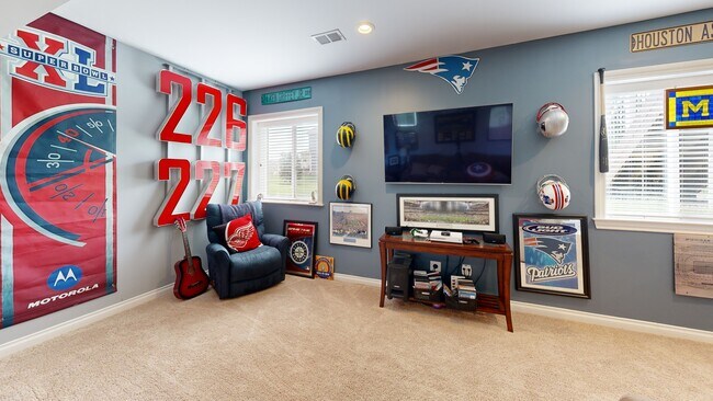 2237 Walnut View Dr, Howell, MI 48855 - photo 2