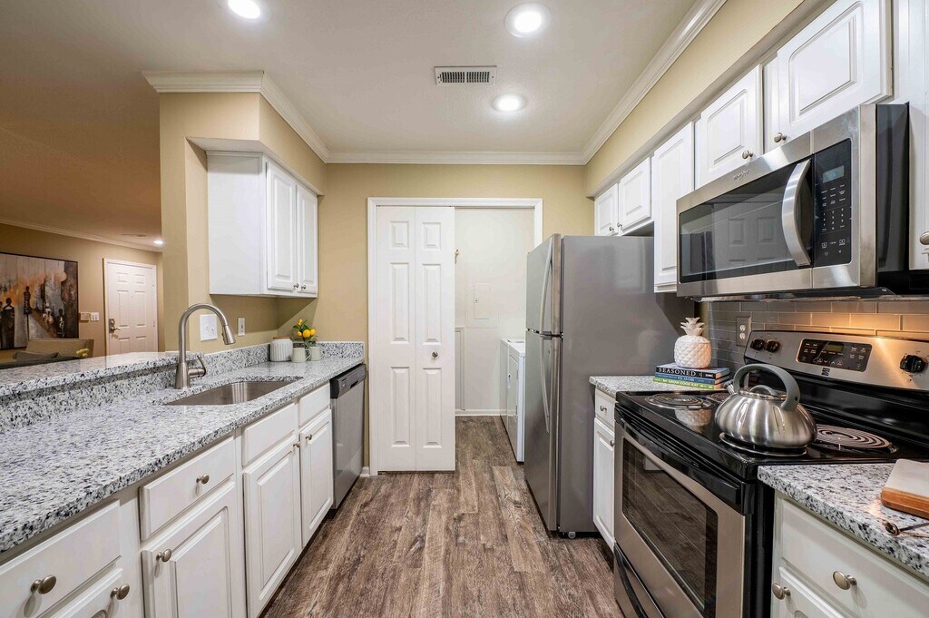 The Woods at Polaris Parkway Apartment Homes 865 Glenmore Way