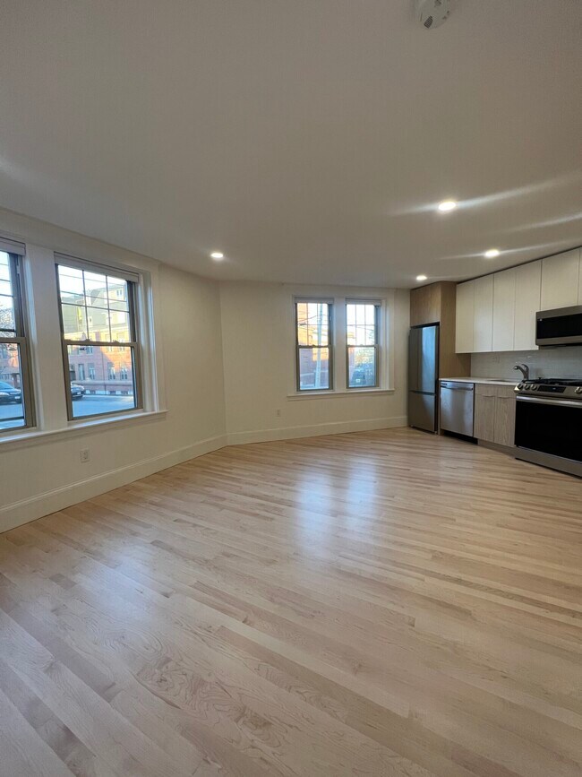 26 Bradlee Rd Unit 3, Medford, MA 02155