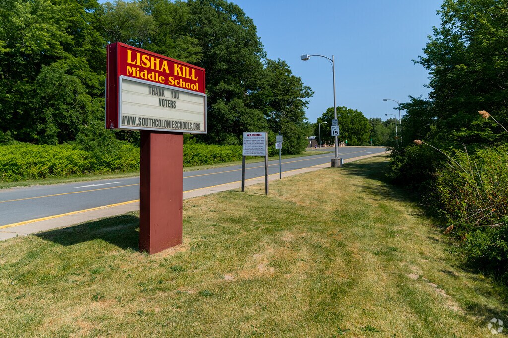 Lisha Kill Middle School is an active school within the community. Residents feel they have a say where their children attend in Fort Hunter.