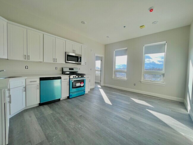 5 Fremont St unit 106, Winthrop, MA 02152 - photo 4