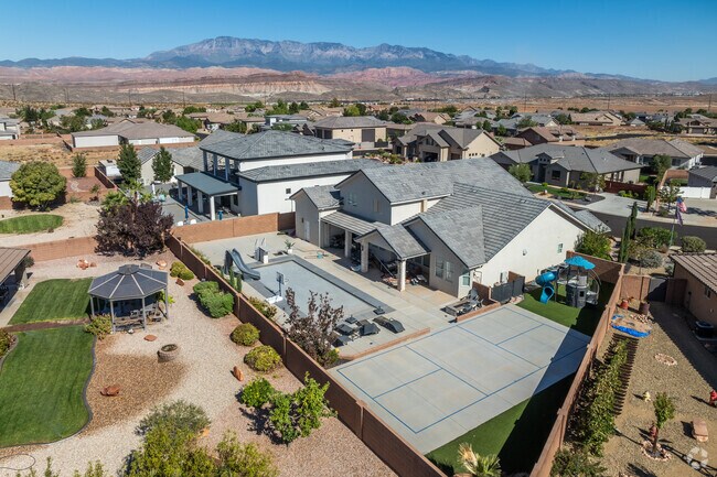 Dixie Springs is full of modern single-family homes.