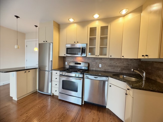 2821 36th St unit 4, Long Island City, NY 11103 - photo 4