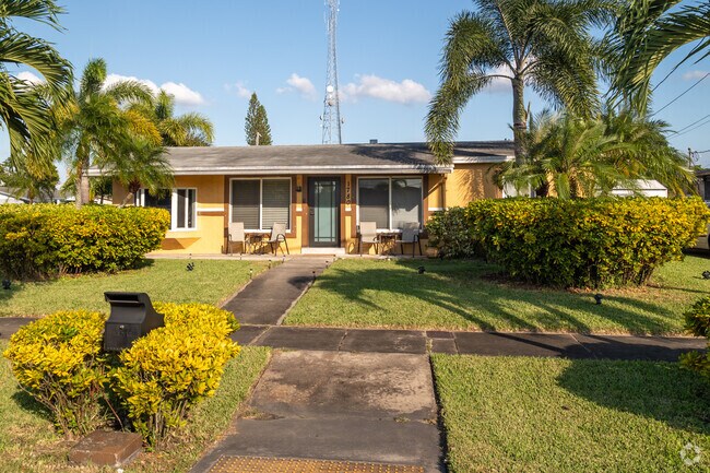 Lauderhill in Ft Lauderdale homes tend to have bright colorful paint jobs.