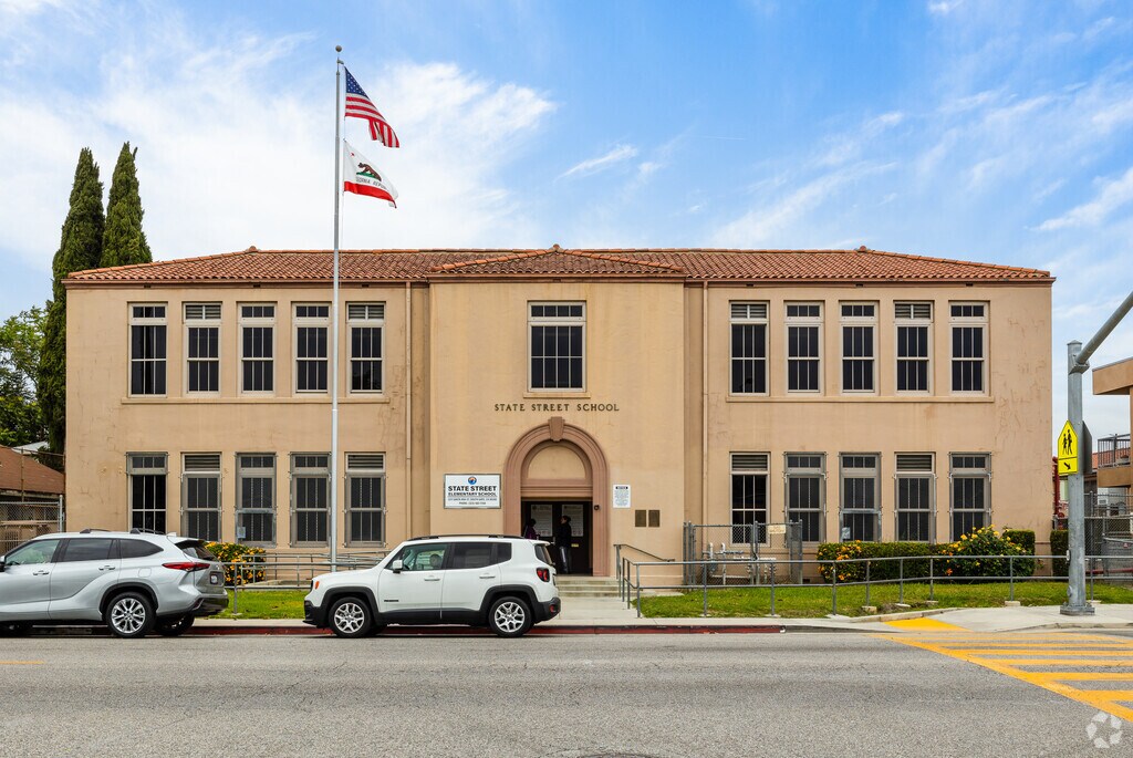 State Street Elementary School educates students in grades K-5.