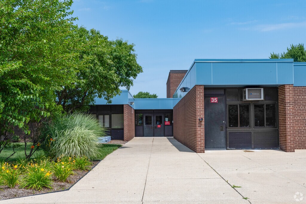 Rockwell Middle School is part of the Macomb Intermediate School District.