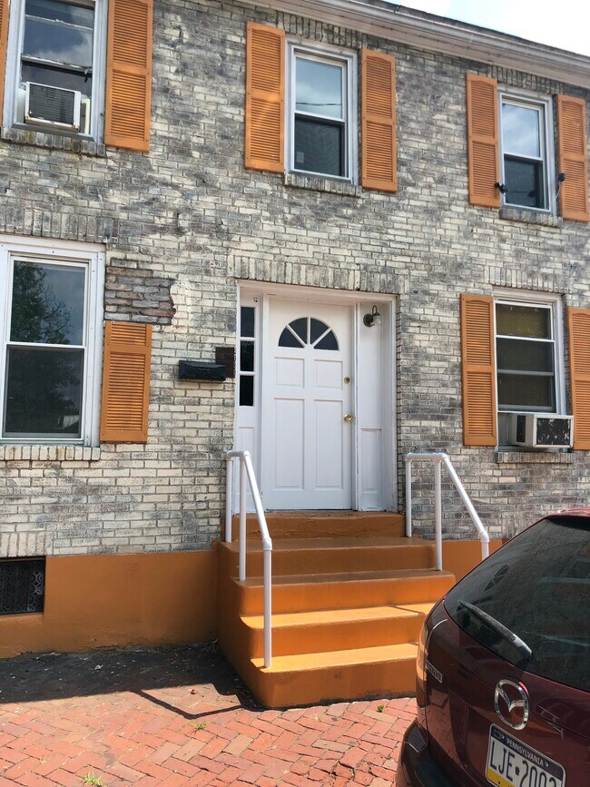 1341 S 12th St unit Apartamento, Harrisburg, PA 17104 - photo 2