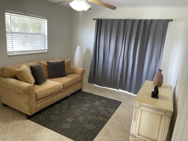 148 Tuscany B, Delray Beach, FL 33446 - photo 4