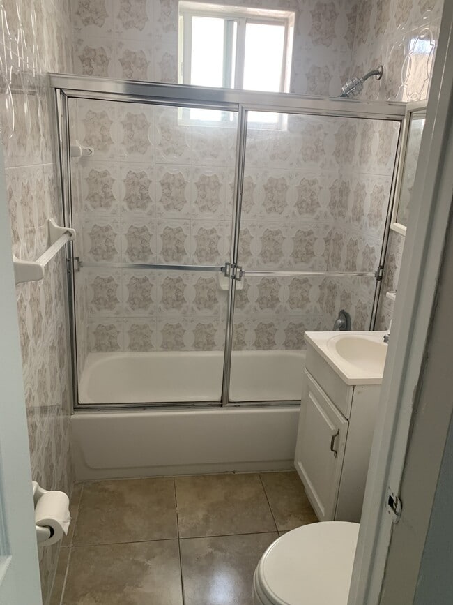 1036 SW 3rd St, Miami, FL 33130 - photo 6