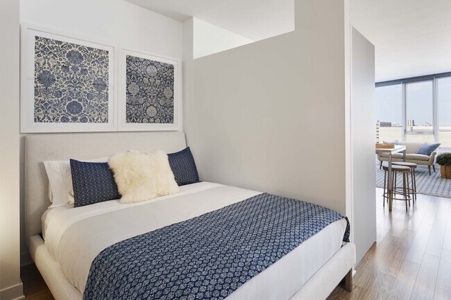 Wells Street Tower unit 908, Chicago, IL 60607 - photo 4