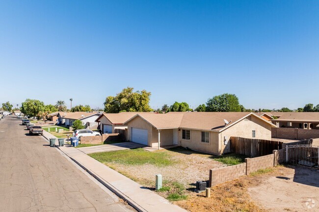 It's common to see homes with large front yards in Barkley Ranch.