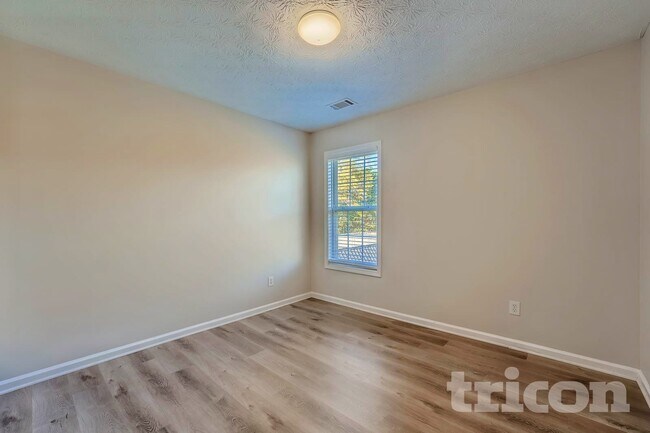 1504 Riverglen Dr, Loganville, GA 30052 - photo 5