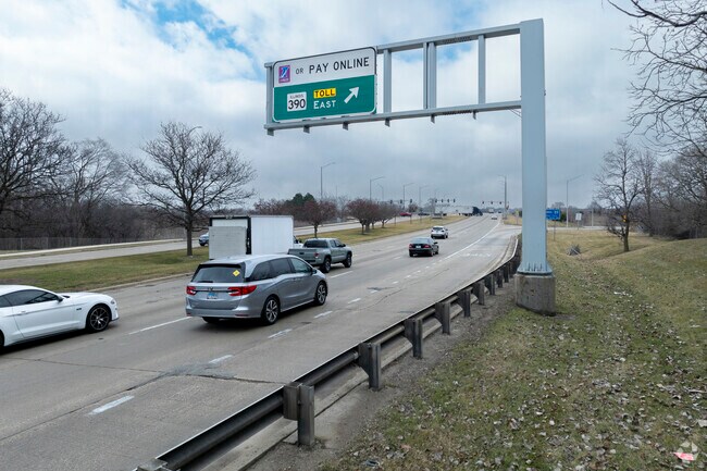 Commuters to Chicago love the convenience I-390 provides to Keenyville.
