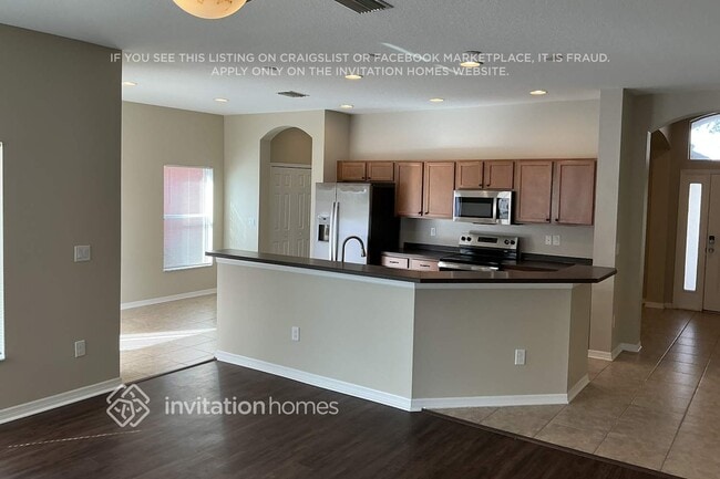 11208 Shelter Cove Loop, New Port Richey, FL 34654 - photo 5