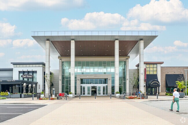 Discover a world of style and entertainment at Springfield Town Center.