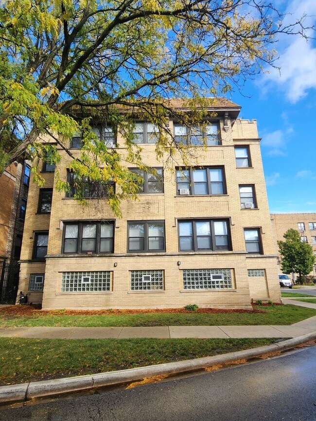 1714 W Jonquil Terrace unit 14-1E, Chicago, IL 60626 - photo 7
