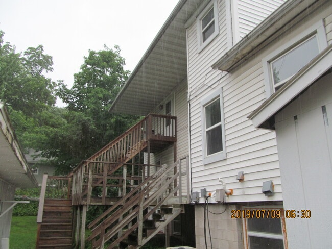 1015 Oak St unit A, Hudson, WI 54016 - photo 4