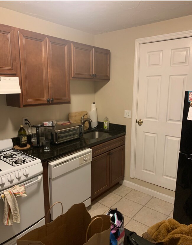 26 Fleet St unit 32, Boston, MA 02113 - photo 4