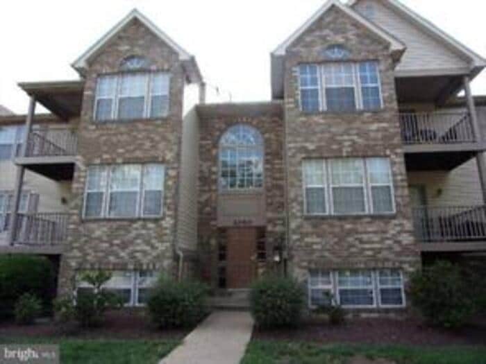 2040 Alice Ave unit 201, Oxon Hill, MD 20745 - photo 1