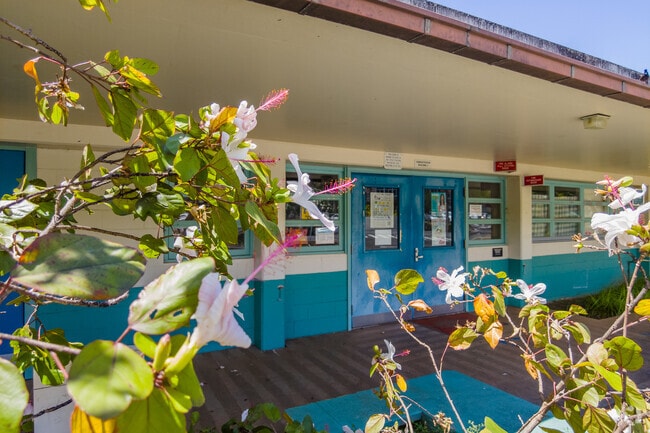 Students are greeted daily by local flora at Ka'ewai Elementary School.