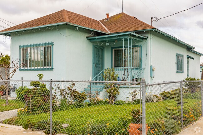 You will find colorful homes in the Little Portugal neighborhood.