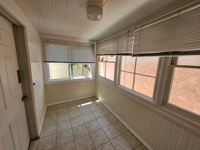 657 W Oliver St, San Pedro, CA 90731 - photo 3