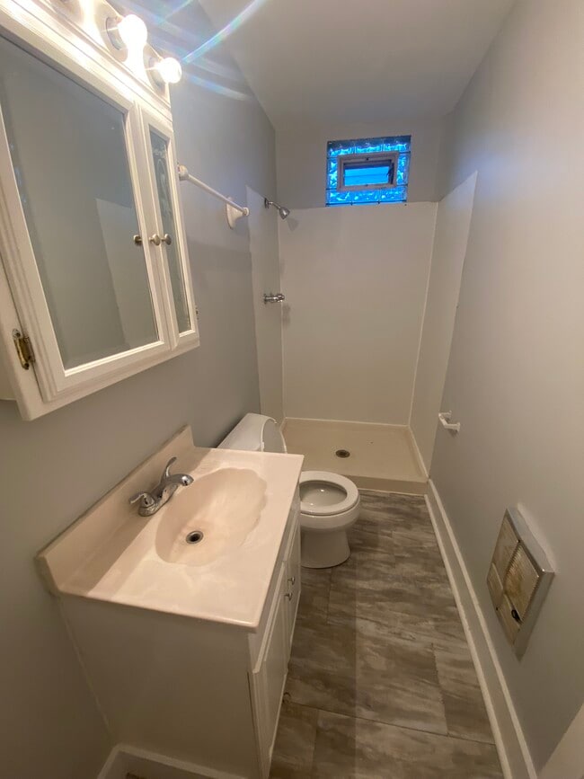 2nd bathroom