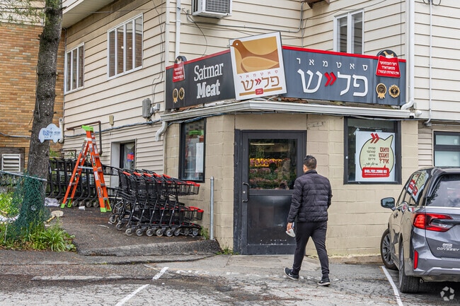 Satmar Meats offers a variety of kosher meats, including beef, chicken, and turkey, catering to the dietary needs of the community.