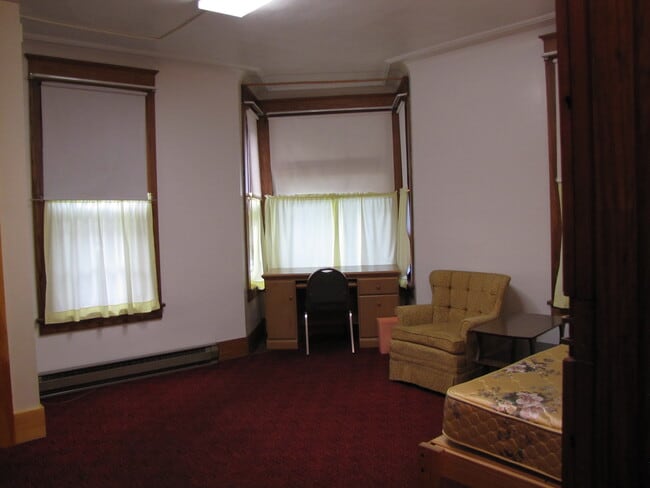 318 S Burrowes St unit 318 B, State College, PA 16801 - photo 5