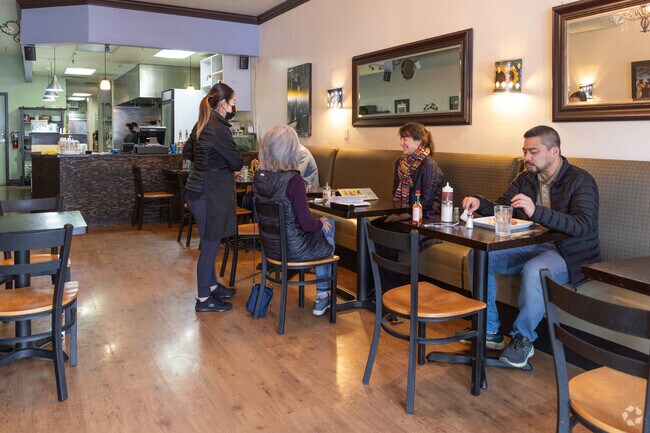 Cafe Bliss serves up delicious lunch and breakfast for the Belmont Country Club area.