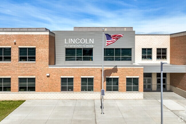 Lincoln Elementary School is an above average school for students in grades K-5.