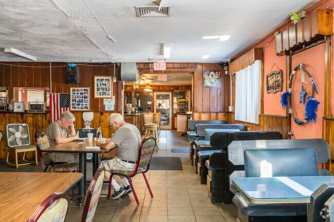 Hill Top Burger is a diner style place known for breakfast in Shenandoah West.