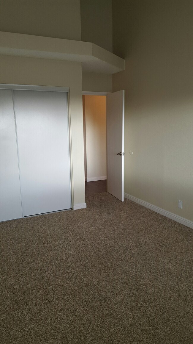 Chateau Park Casino Royale II, LLC, Inglewood, CA 90301 - photo 6