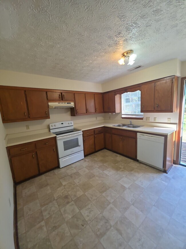 492 W 9th St unit 4, Cookeville, TN 38501 - photo 3